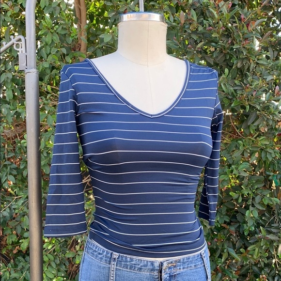 Vintage Pandora V-Neck Top - Picture 3 of 8